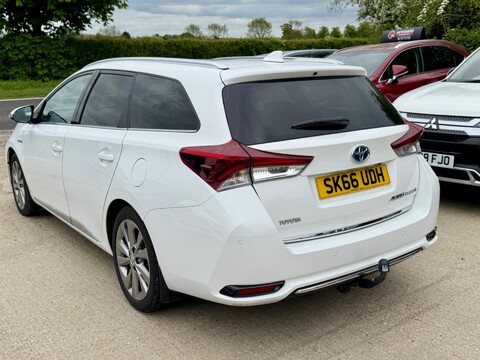 Toyota Auris 1.8 VVT-h Excel Touring Sports CVT Euro 6 (s/s) 5dr 6
