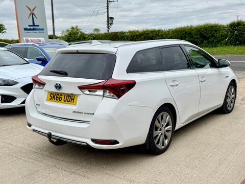 Toyota Auris 1.8 VVT-h Excel Touring Sports CVT Euro 6 (s/s) 5dr 8