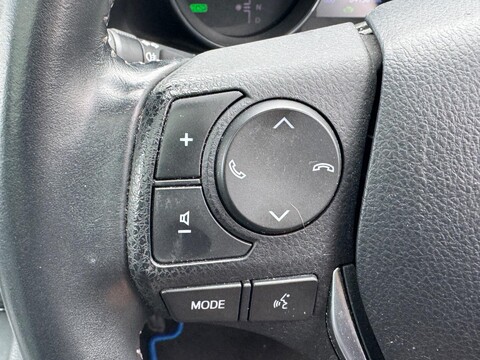 Toyota Auris 1.8 VVT-h Excel Touring Sports CVT Euro 6 (s/s) 5dr 23