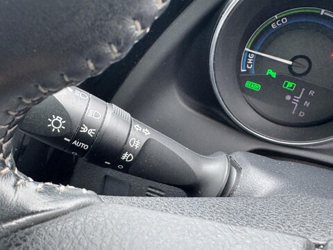Toyota Auris 1.8 VVT-h Excel Touring Sports CVT Euro 6 (s/s) 5dr 25