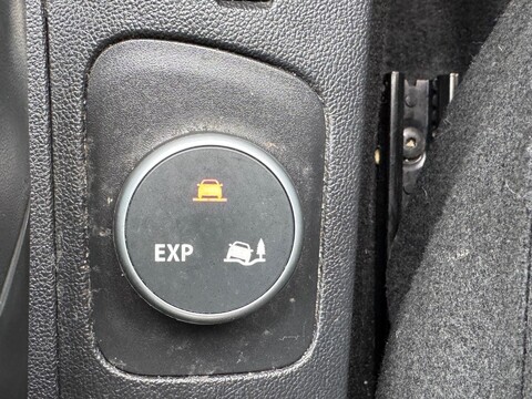 Renault Captur 1.5 dCi ENERGY Signature Nav Auto Euro 6 (s/s) 5dr 28