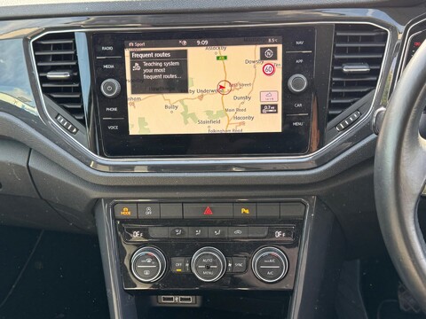 Volkswagen T-Roc 1.6 TDI SEL Euro 6 (s/s) 5dr 9