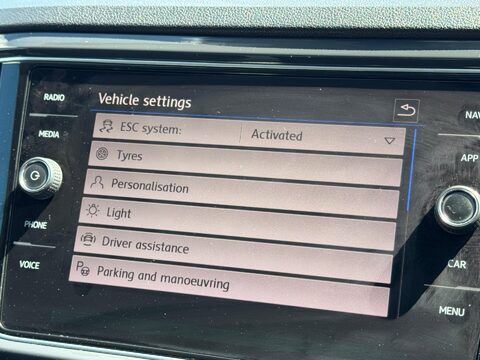 Volkswagen T-Roc 1.6 TDI SEL Euro 6 (s/s) 5dr 23