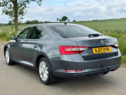 Skoda Superb 2.0 TDI SE Technology Euro 6 (s/s) 5dr 8