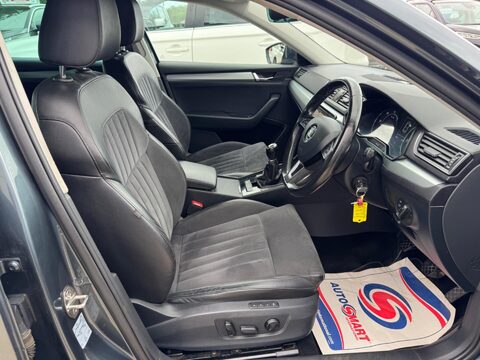 Skoda Superb 2.0 TDI SE Technology Euro 6 (s/s) 5dr 12
