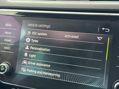 Skoda Superb 2.0 TDI SE Technology Euro 6 (s/s) 5dr 23