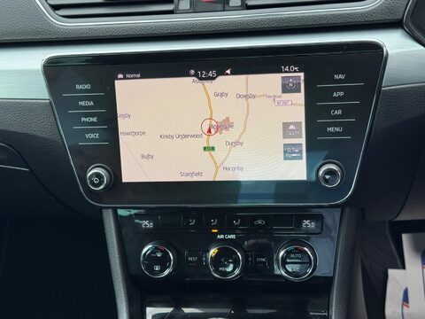 Skoda Superb 2.0 TDI SE Technology Euro 6 (s/s) 5dr 14