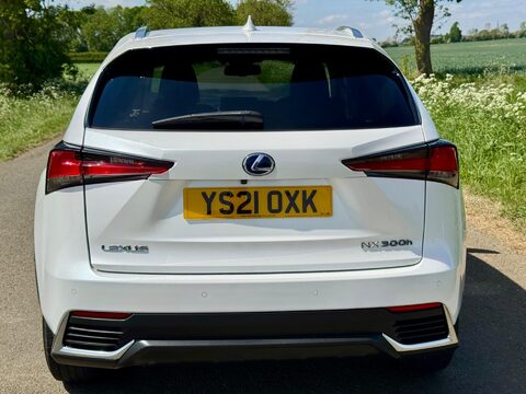 Lexus NX 2.5 300h GPF E-CVT 4WD Euro 6 (s/s) 5dr 9
