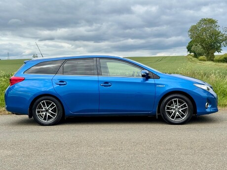 Toyota Auris 1.8 VVT-h Icon+ Touring Sports CVT Euro 5 (s/s) 5dr