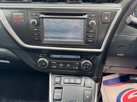 Toyota Auris 1.8 VVT-h Icon+ Touring Sports CVT Euro 5 (s/s) 5dr 13