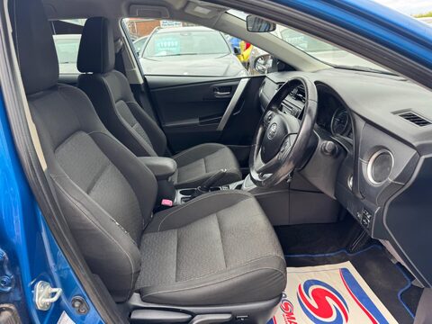 Toyota Auris 1.8 VVT-h Icon+ Touring Sports CVT Euro 5 (s/s) 5dr 34