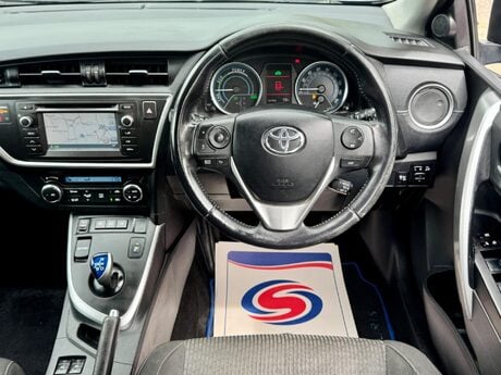 Toyota Auris 1.8 VVT-h Icon+ Touring Sports CVT Euro 5 (s/s) 5dr