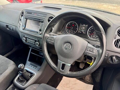 Volkswagen Tiguan 2.0 TDI BlueMotion Tech SE 4WD Euro 5 (s/s) 5dr