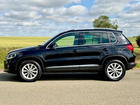 Volkswagen Tiguan 2.0 TDI BlueMotion Tech SE 4WD Euro 5 (s/s) 5dr 7