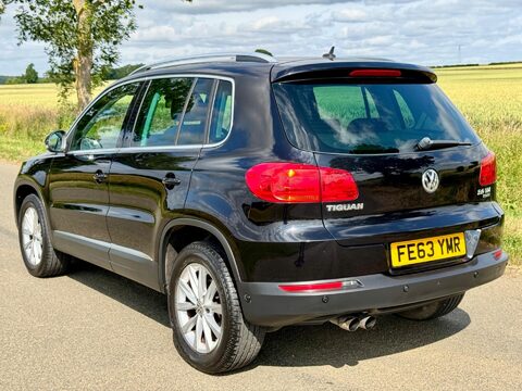 Volkswagen Tiguan 2.0 TDI BlueMotion Tech SE 4WD Euro 5 (s/s) 5dr 8