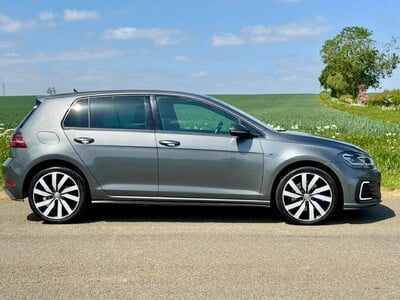 Volkswagen Golf 1.4 TSI 8.7kWh GTE Advance DSG Euro 6 (s/s) 5dr