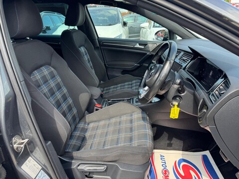 Volkswagen Golf 1.4 TSI 8.7kWh GTE Advance DSG Euro 6 (s/s) 5dr 10