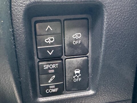 Toyota Land Cruiser 3.0 D-4D LC5 Auto 4WD Euro 5 5dr 31