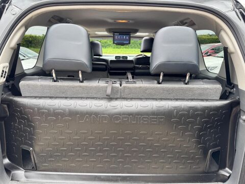 Toyota Land Cruiser 3.0 D-4D LC5 Auto 4WD Euro 5 5dr 53