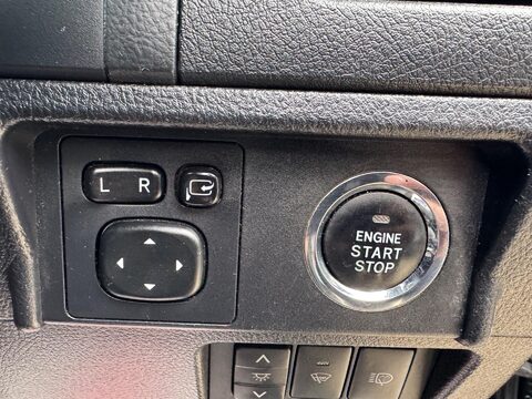Toyota Land Cruiser 3.0 D-4D LC5 Auto 4WD Euro 5 5dr 43