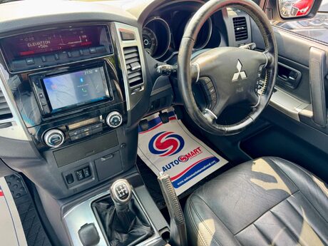 Mitsubishi Shogun 3.2 DI-DC Warrior 4WD Euro 5 3dr SWB