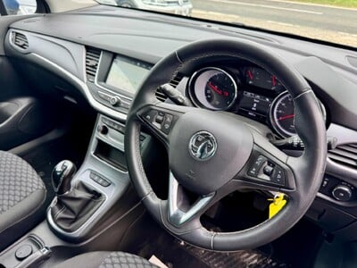 Vauxhall Astra 1.5 Turbo D Business Edition Nav Sports Tourer Euro 6 (s/s) 5dr