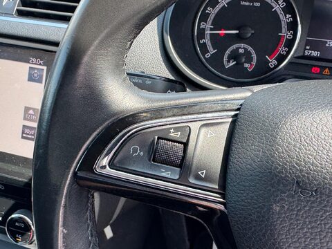 Skoda Octavia 1.6 TDI SE Drive Euro 6 (s/s) 5dr 30