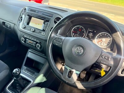 Volkswagen Tiguan 2.0 TDI BlueMotion Tech Match 4WD Euro 5 (s/s) 5dr