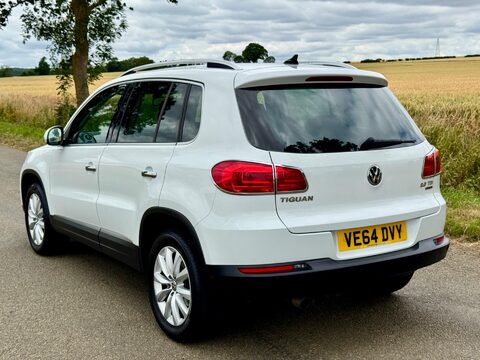 Volkswagen Tiguan 2.0 TDI BlueMotion Tech Match 4WD Euro 5 (s/s) 5dr 8