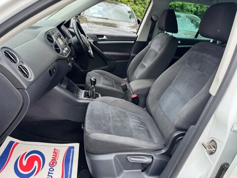 Volkswagen Tiguan 2.0 TDI BlueMotion Tech Match 4WD Euro 5 (s/s) 5dr 32