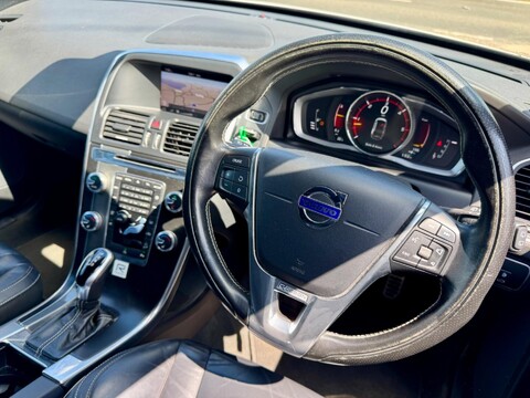 Volvo XC60 2.4 D5 R-Design Lux Nav Auto AWD Euro 6 (s/s) 5dr 2