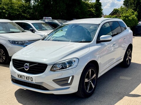Volvo XC60 2.4 D5 R-Design Lux Nav Auto AWD Euro 6 (s/s) 5dr 4