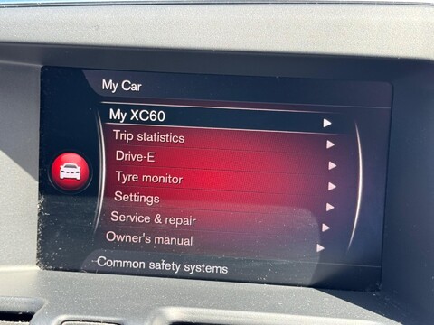 Volvo XC60 2.4 D5 R-Design Lux Nav Auto AWD Euro 6 (s/s) 5dr 17