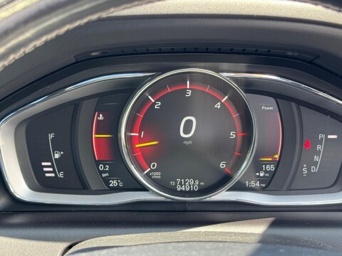 Volvo XC60 2.4 D5 R-Design Lux Nav Auto AWD Euro 6 (s/s) 5dr 28