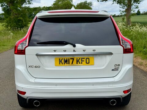 Volvo XC60 2.4 D5 R-Design Lux Nav Auto AWD Euro 6 (s/s) 5dr 9