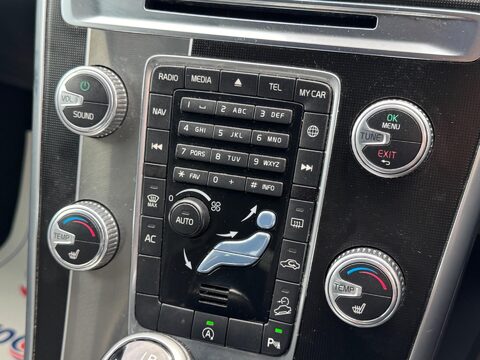 Volvo XC60 2.4 D5 R-Design Lux Nav Auto AWD Euro 6 (s/s) 5dr 26