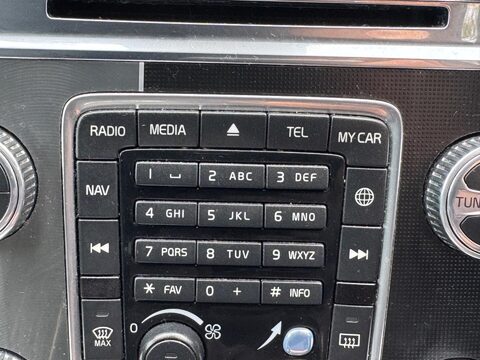 Volvo XC60 2.4 D5 R-Design Lux Nav Auto AWD Euro 6 (s/s) 5dr 27