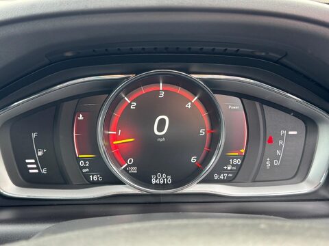 Volvo XC60 2.4 D5 R-Design Lux Nav Auto AWD Euro 6 (s/s) 5dr 36