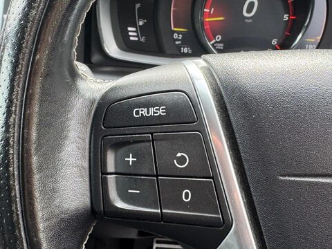 Volvo XC60 2.4 D5 R-Design Lux Nav Auto AWD Euro 6 (s/s) 5dr 30