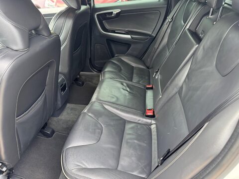 Volvo XC60 2.4 D5 R-Design Lux Nav Auto AWD Euro 6 (s/s) 5dr 40