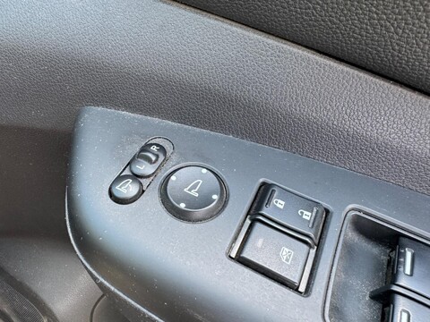 Honda CR-V 2.0 i-VTEC SE Plus Navi Auto 4WD Euro 6 5dr 25