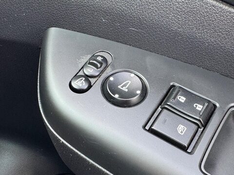 Honda CR-V 2.0 i-VTEC SE Plus Navi Auto 4WD Euro 6 5dr 37