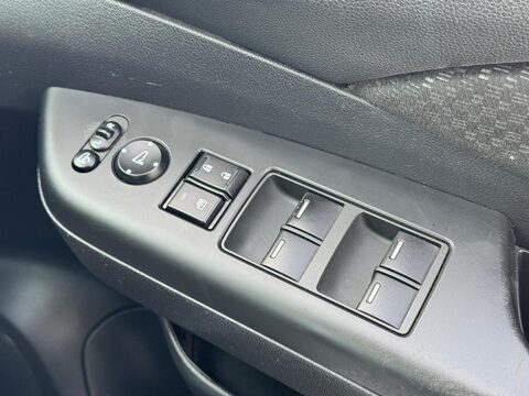Honda CR-V 2.0 i-VTEC SE Plus Navi Auto 4WD Euro 6 5dr 36