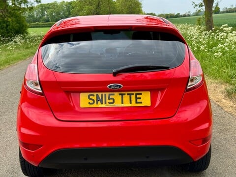 Ford Fiesta 1.0 Zetec Euro 5 (s/s) 5dr 8