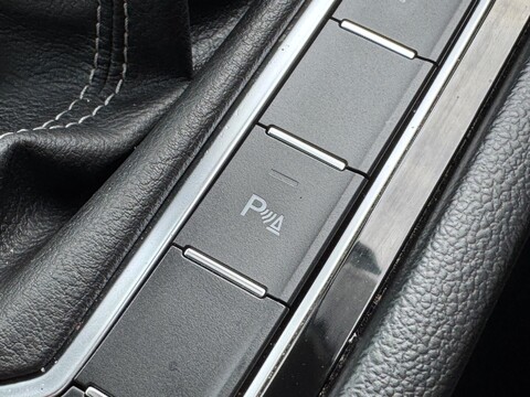Volkswagen Passat 2.0 TDI EVO R-Line Euro 6 (s/s) 4dr 29