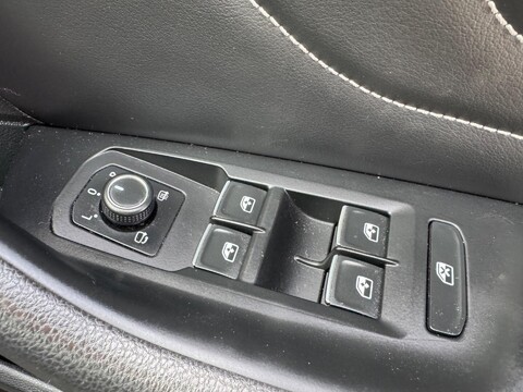 Volkswagen Passat 2.0 TDI EVO R-Line Euro 6 (s/s) 4dr 38