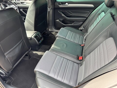 Volkswagen Passat 2.0 TDI EVO R-Line Euro 6 (s/s) 4dr 45