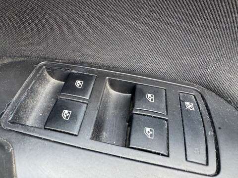Vauxhall Insignia 2.0 CDTi SRi VX Line Euro 5 5dr 20