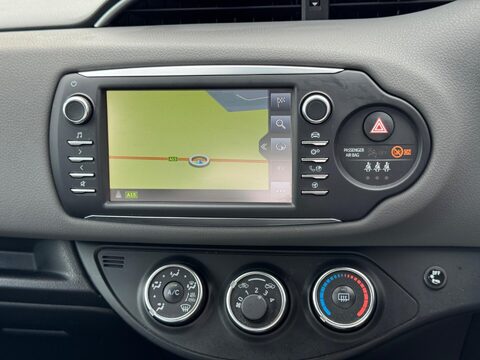 Toyota Yaris 1.5 VVT-i Icon Tech Euro 6 5dr 14