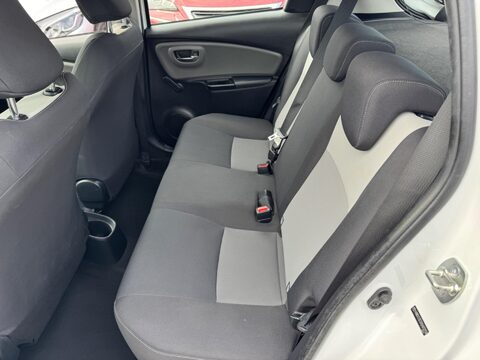 Toyota Yaris 1.5 VVT-i Icon Tech Euro 6 5dr 40